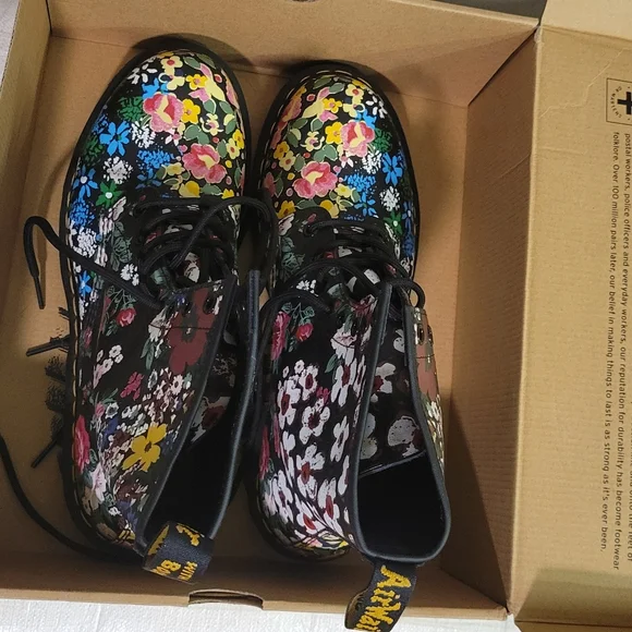 Dr. Martens 1460 Pascal Floral Mash Up Leather Lace Up Boots - Picture 2 of 7